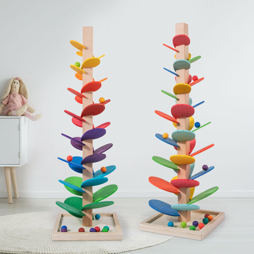 Bunter Holzballbahn-Turm für Kinder – Inklusive Bälle