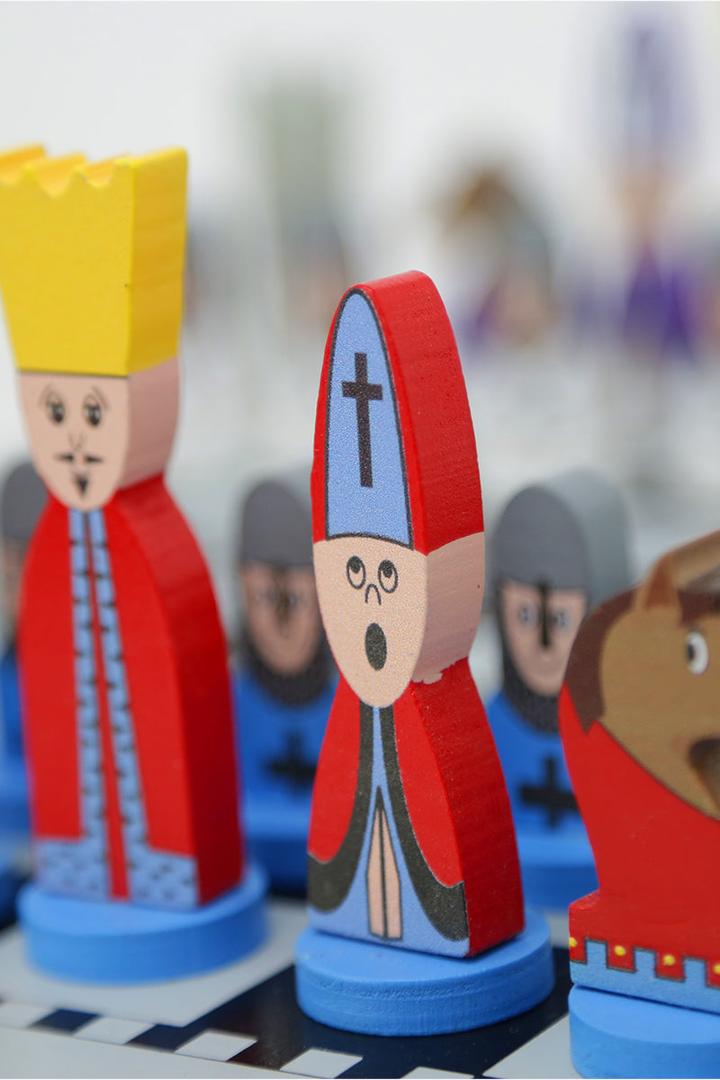 Schachspiel aus Holz für Kinder – Ein spaßiges Spiel zur Förderung der strategischen Denkfähigkeiten
