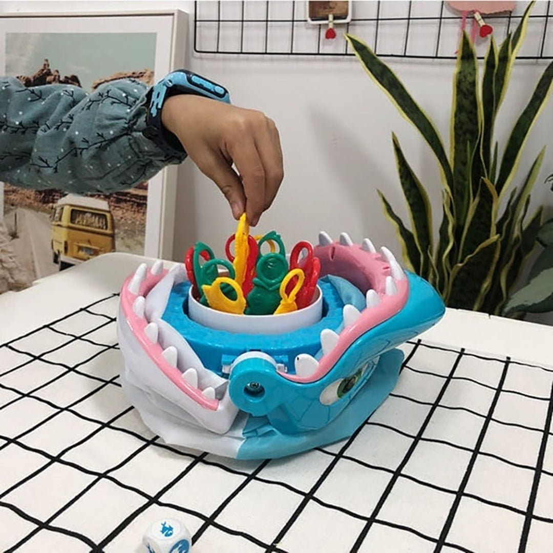 Überraschungs-Hai Geschicklichkeitsspiel für Kinder