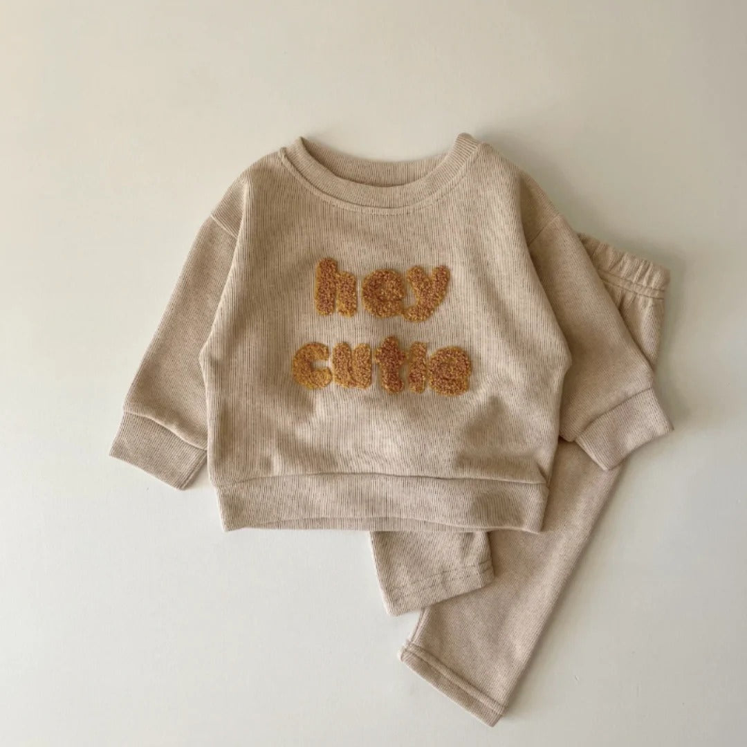 Babykleidungsset: Langarmshirt und Hose