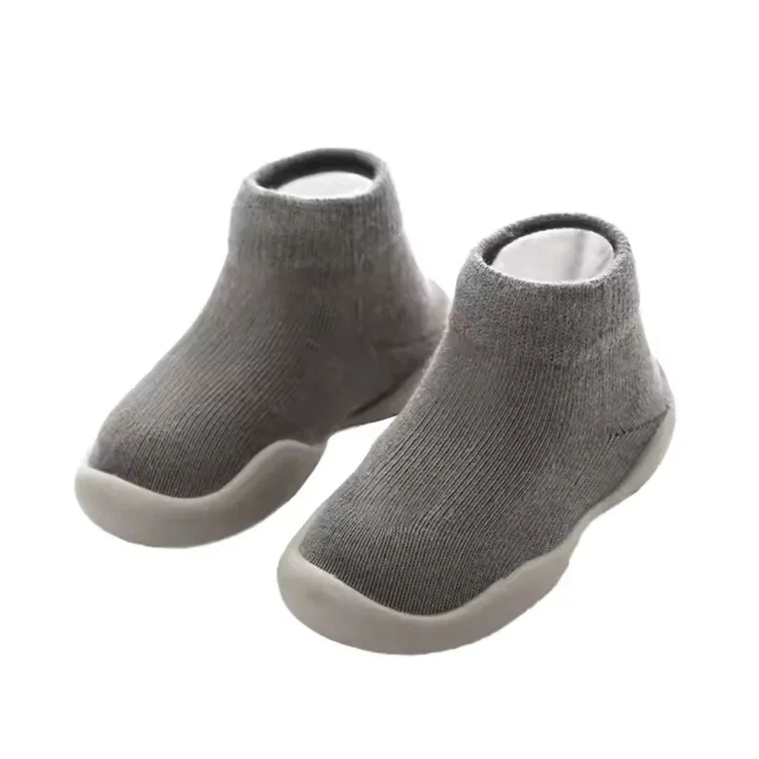 Buto-Socken – Ultimative Flexibilität und Komfort für die ersten Schritte von Kleinkindern