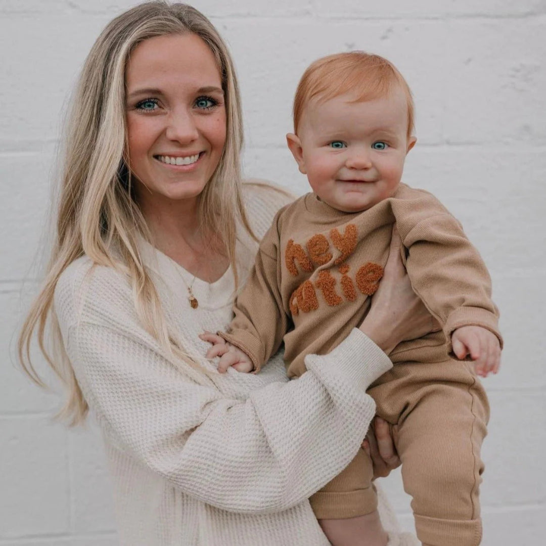 Babykleidungsset: Langarmshirt und Hose