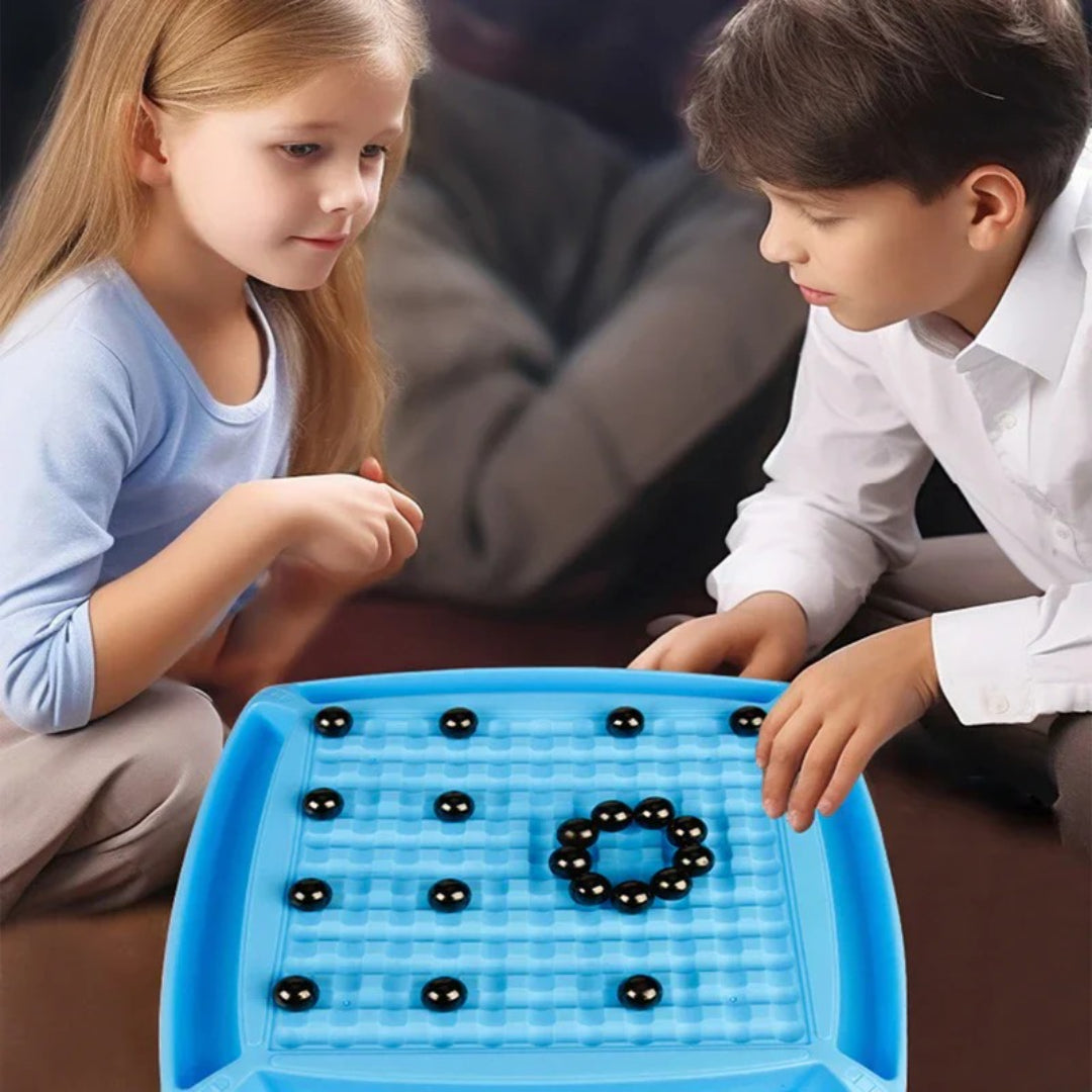 Tragbares Magnet-Schachspiel: Strategisches Spiel für unterwegs
