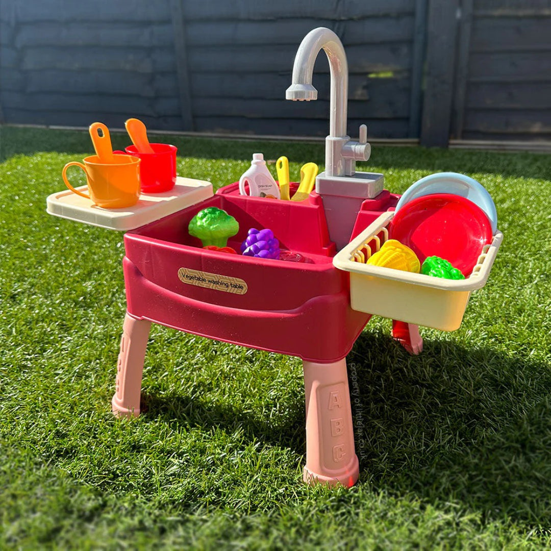 Kinder-Spielküche mit funktionierendem Wasserhahn