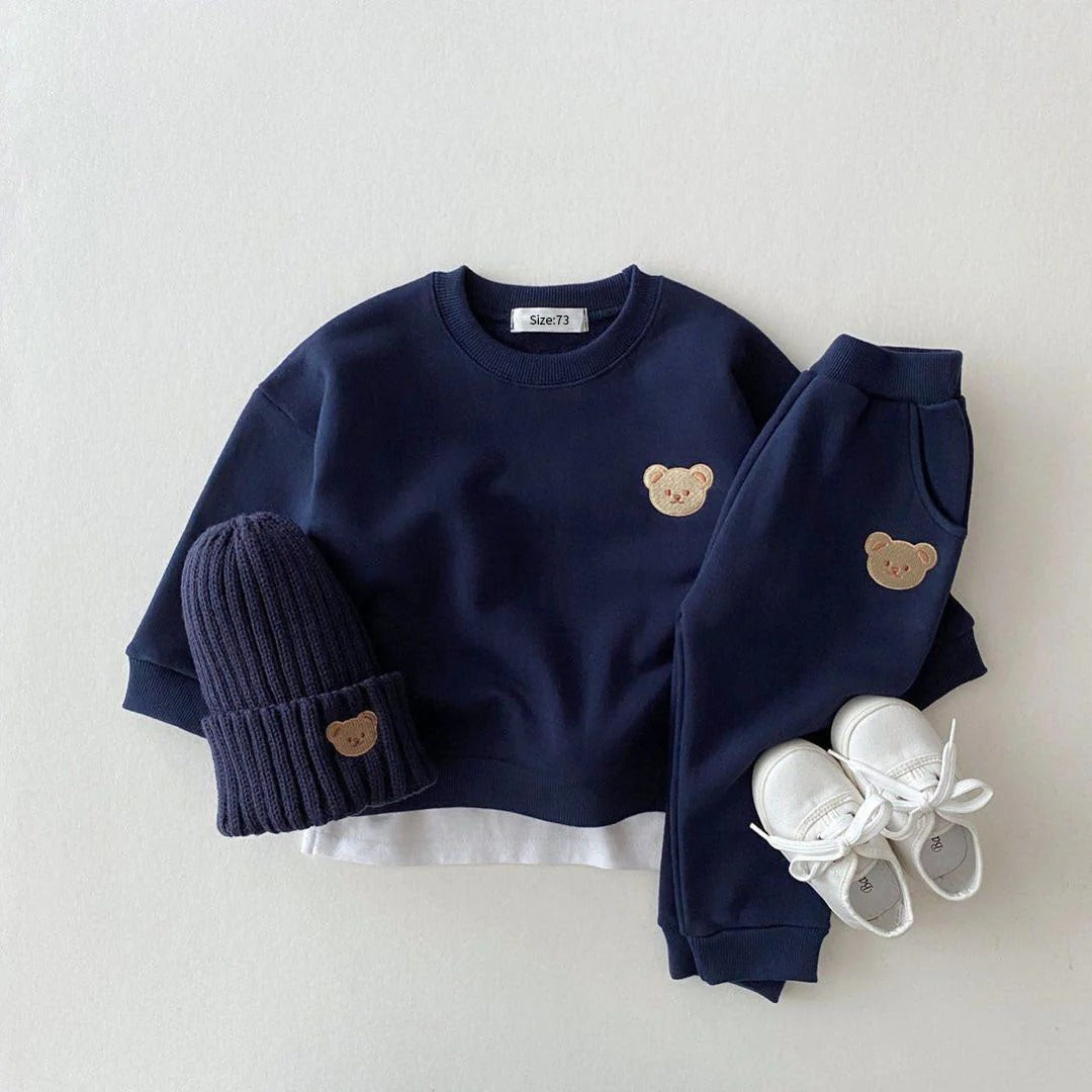 Babys Jogging-Outfit: Sweatshirt, Hose und Mütze