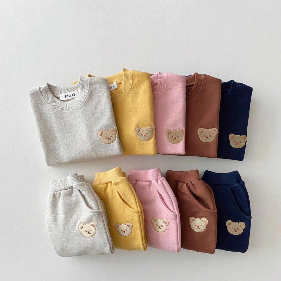Babys Jogging-Outfit: Sweatshirt, Hose und Mütze