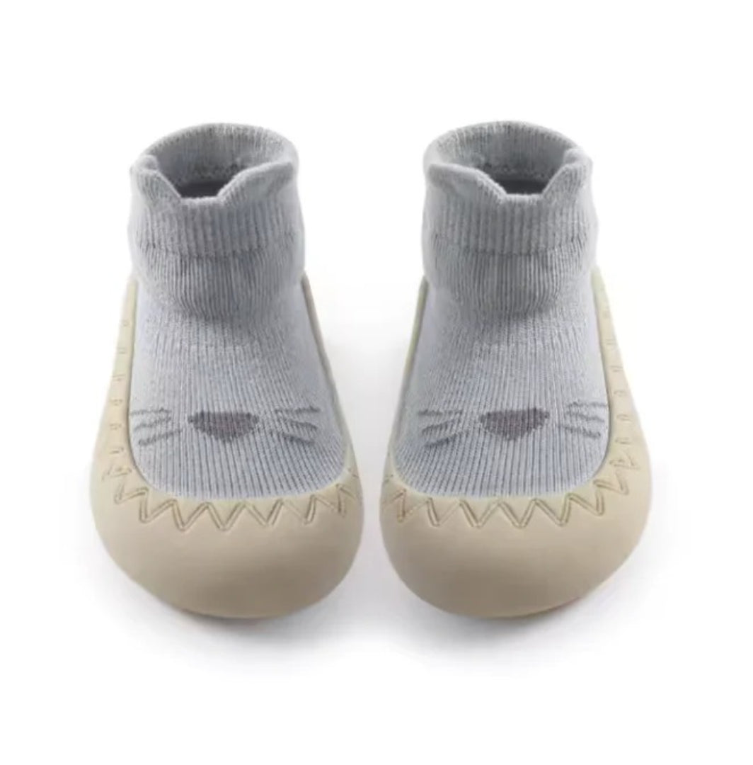 Rutschfeste Baby-Schuhe für die ersten Schritte