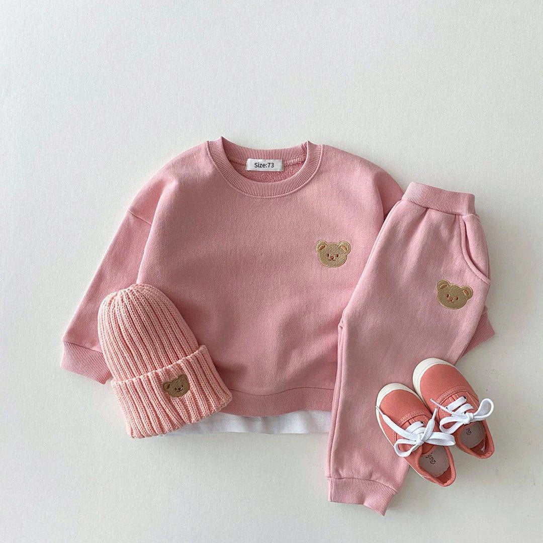 Babys Jogging-Outfit: Sweatshirt, Hose und Mütze