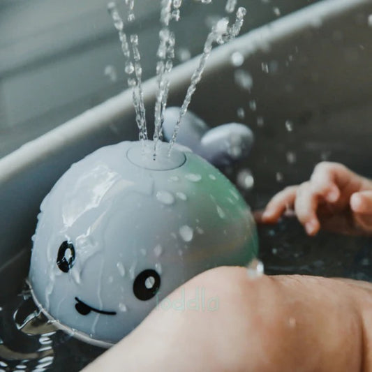 Wal Wasser Sprüher Badspielzeug