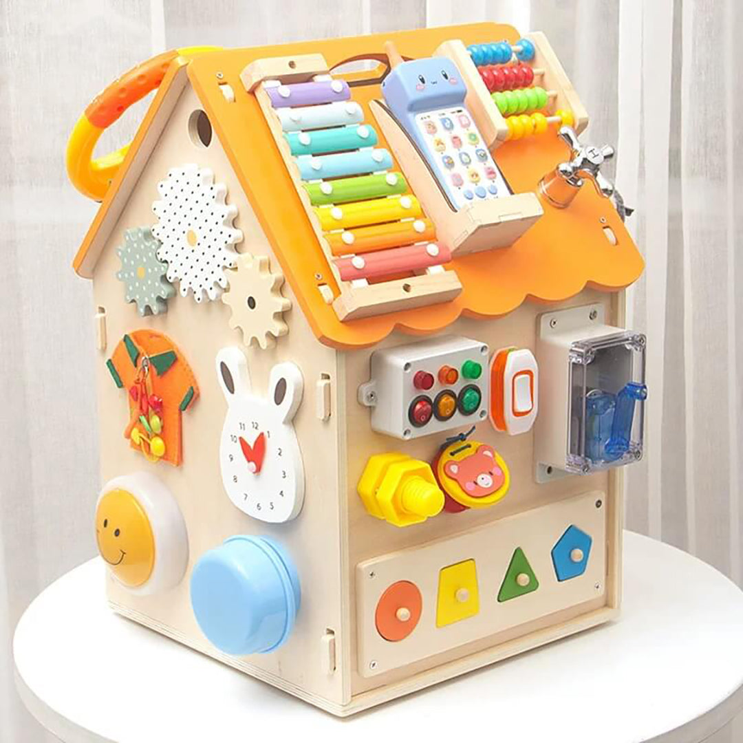 Kinder Holz Lernhaus mit interaktiven Funktionen