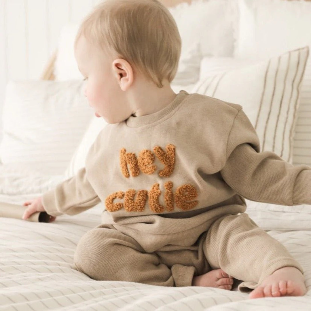 Babykleidungsset: Langarmshirt und Hose